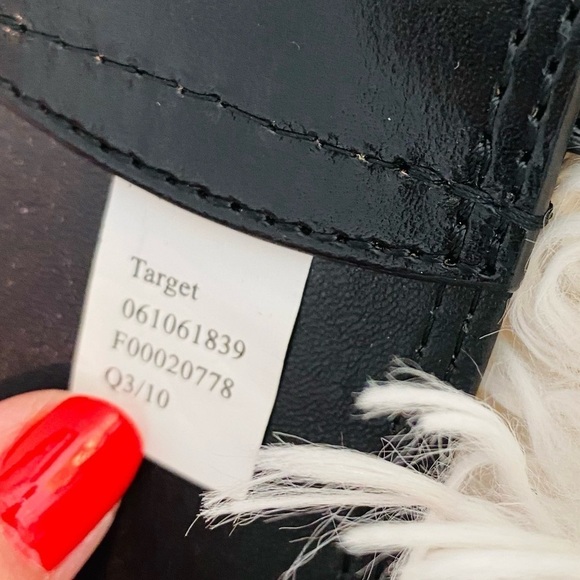 Black 2.25” Wide Belt Gold buckle 32” up to 36” - Picture 6 of 9